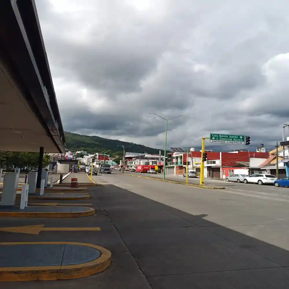 ¿Cómo era Uruapan antes? Y ¿cómo es ahora? 1 calle pinzon uruapan